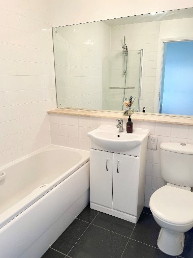 8 Victoria Court - Image 2